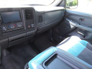2001 Chevrolet Silverado LS 1500 Shortbed Pickup - Image 10