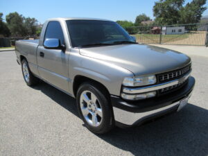 2001 Chevrolet Silverado LS 1500 Shortbed Pickup - Image 18