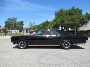 1966 Pontiac GTO Coupe Tri-Power - Image 3
