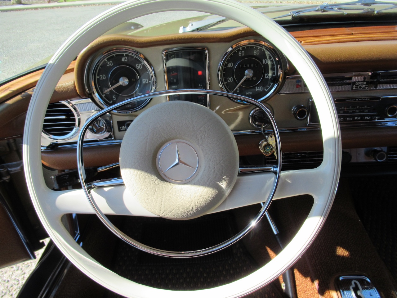 1970 Mercedes Benz 280SL Roadster - Image 9