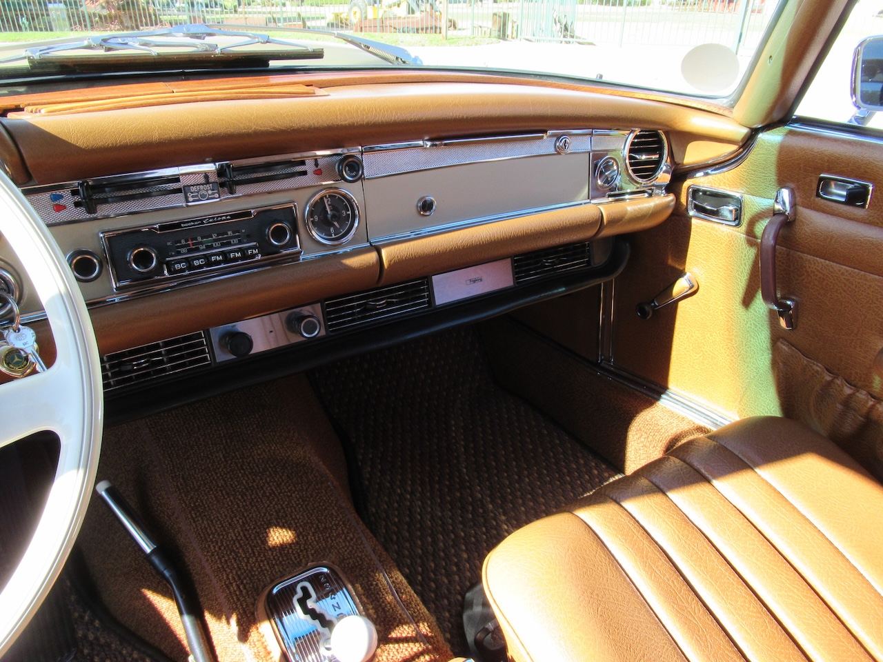 1970 Mercedes Benz 280SL Roadster - Image 10