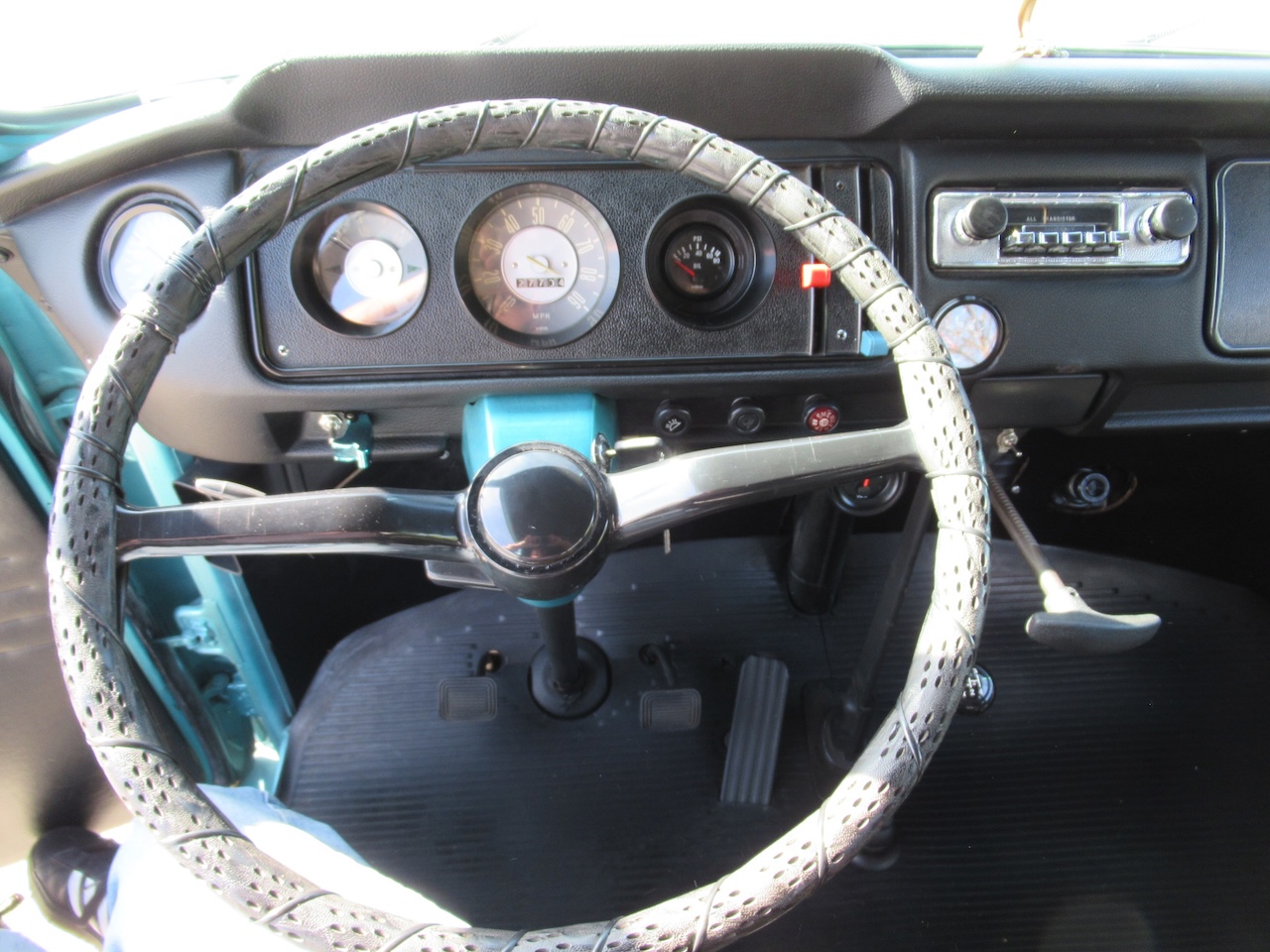 1968 Volkswagen Type 2 Microbus - Image 9