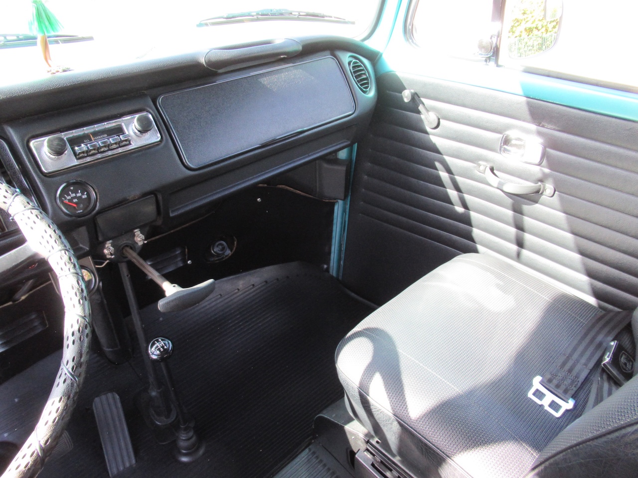 1968 Volkswagen Type 2 Microbus - Image 10