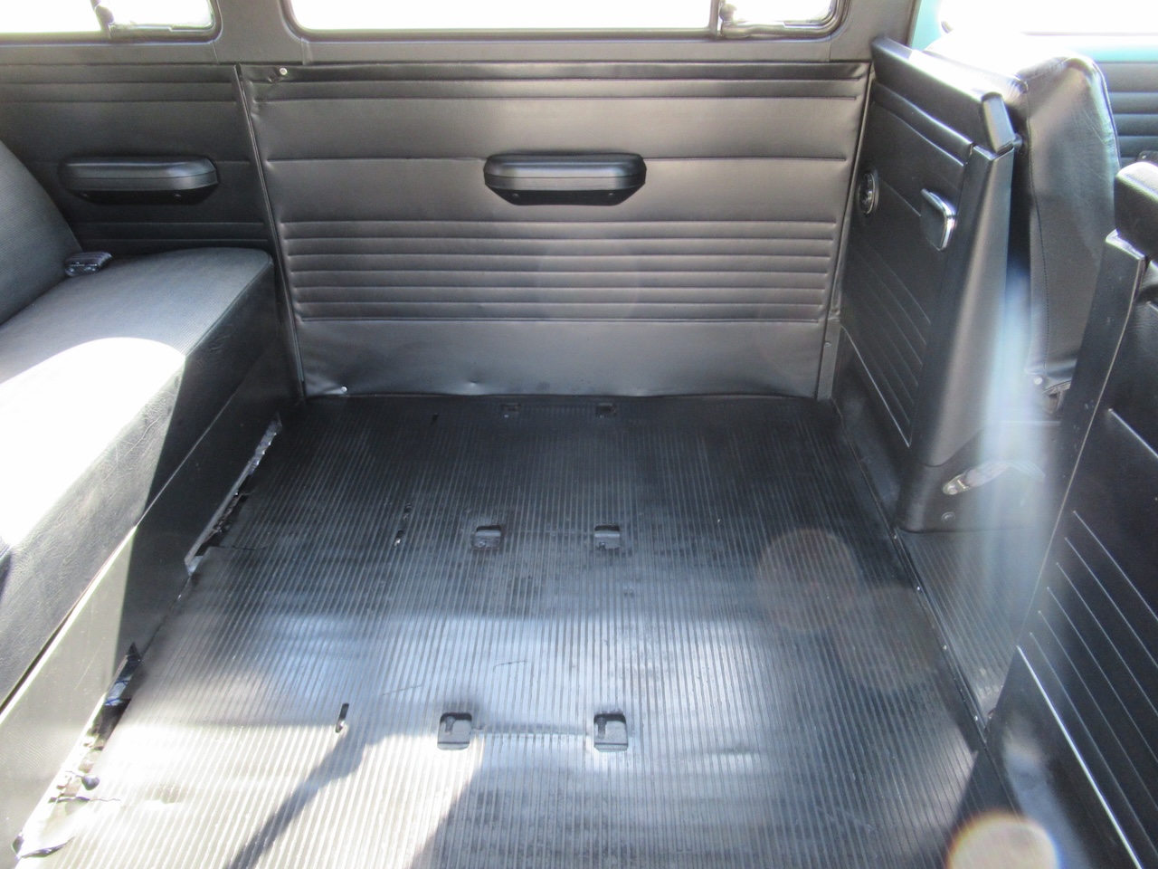 1968 Volkswagen Type 2 Microbus - Image 21