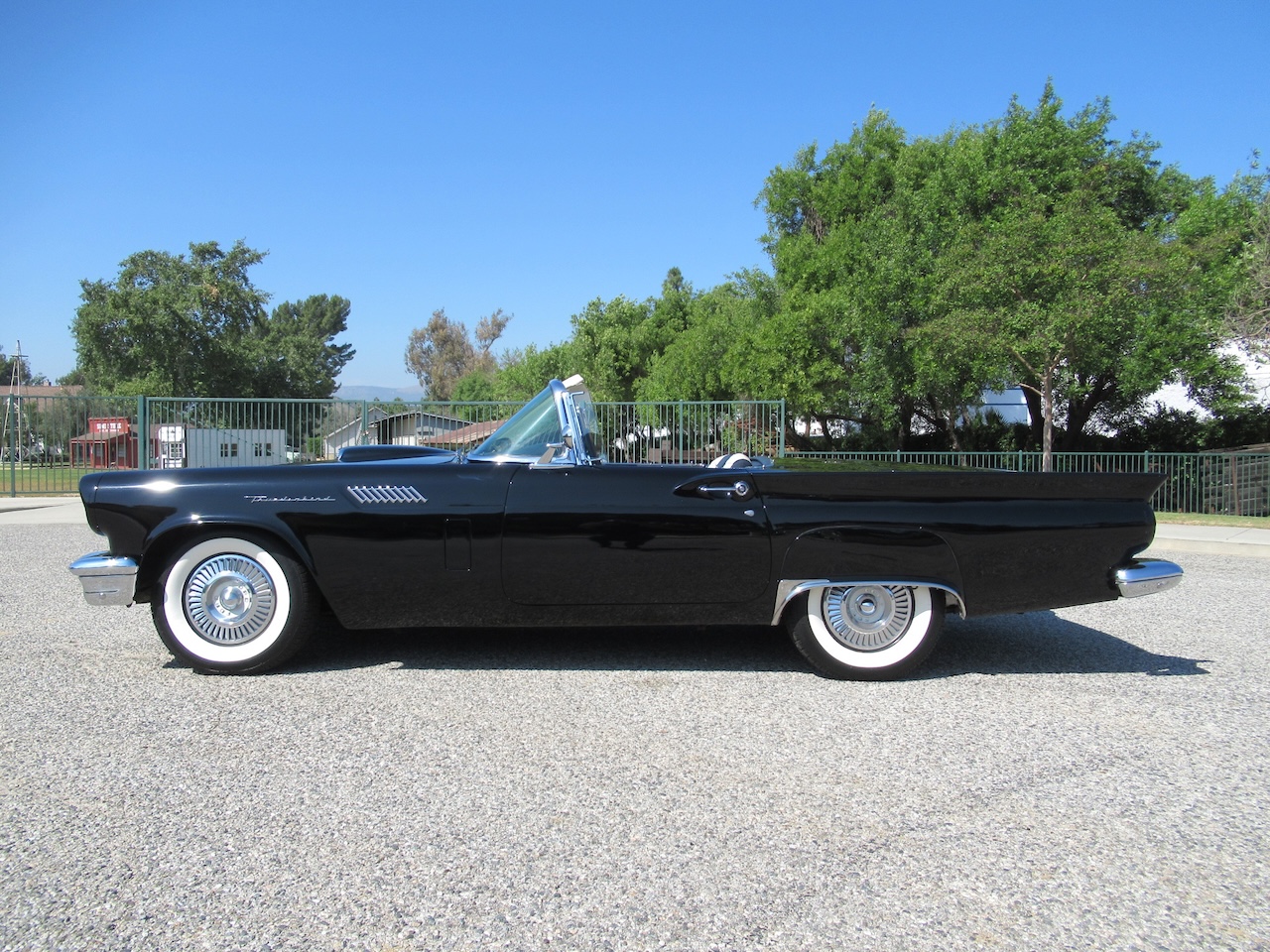 1957 Ford Thunderbird Roadster - Image 3