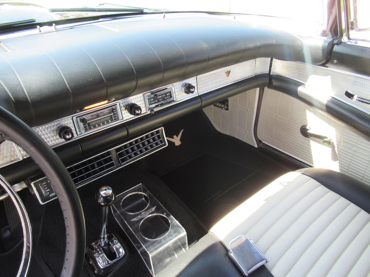 1957 Ford Thunderbird Roadster - Image 10