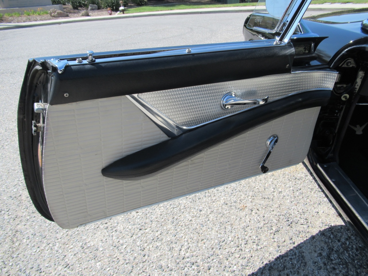 1957 Ford Thunderbird Roadster - Image 12