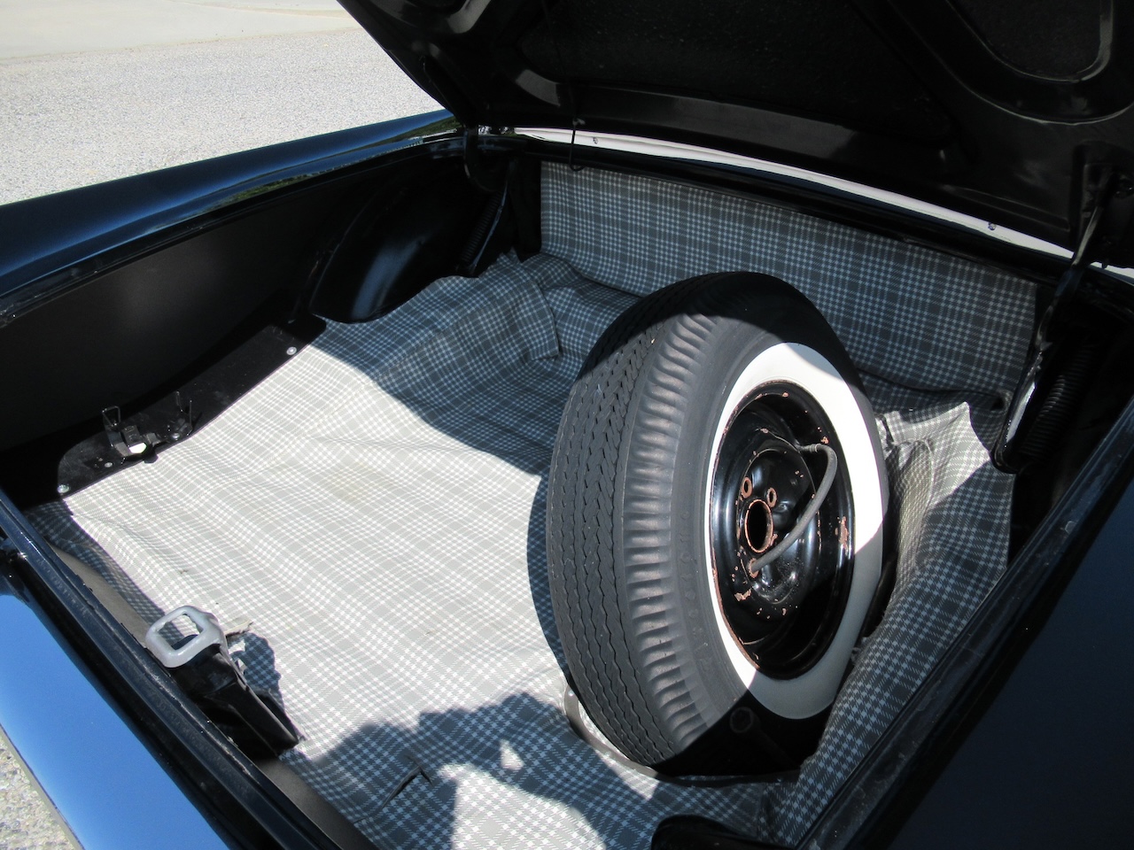 1957 Ford Thunderbird Roadster - Image 18