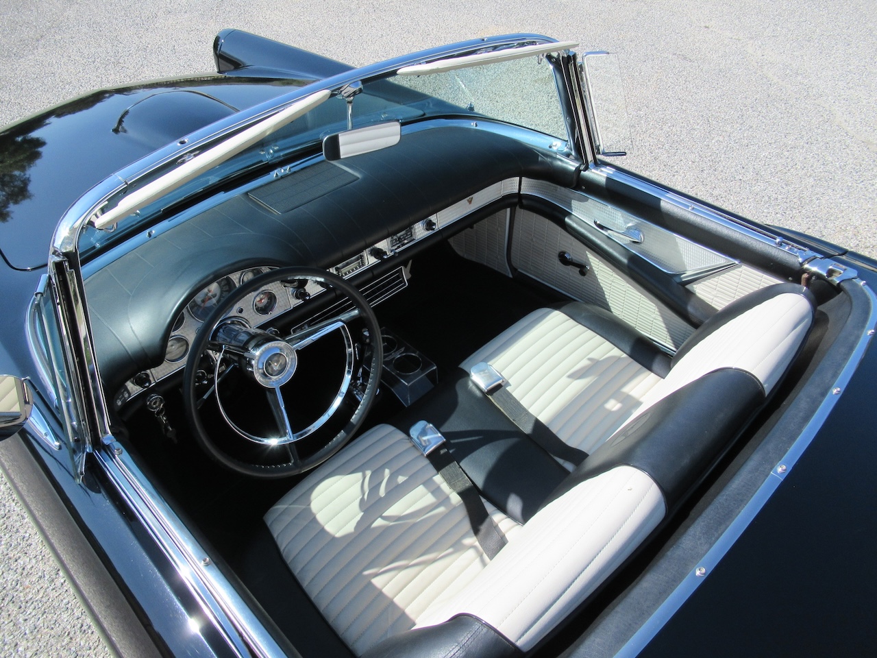 1957 Ford Thunderbird Roadster - Image 29