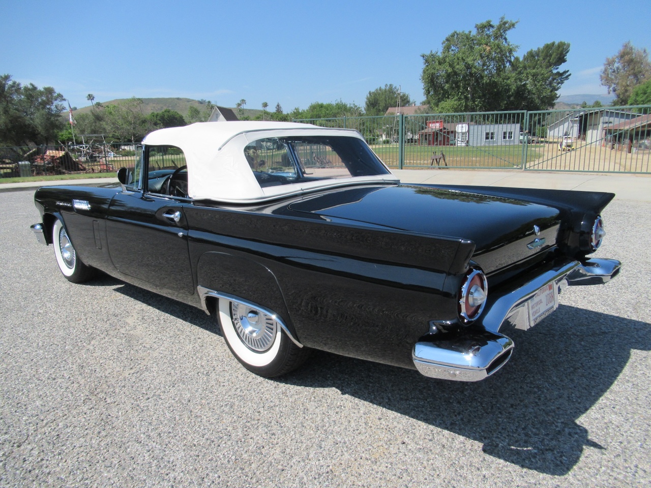 1957 Ford Thunderbird Roadster - Image 39