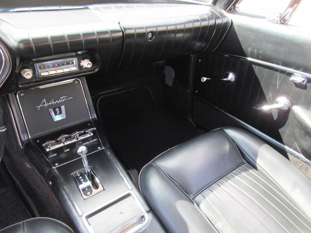 1963 Studebaker Avanti R2 Supercharged - Image 10